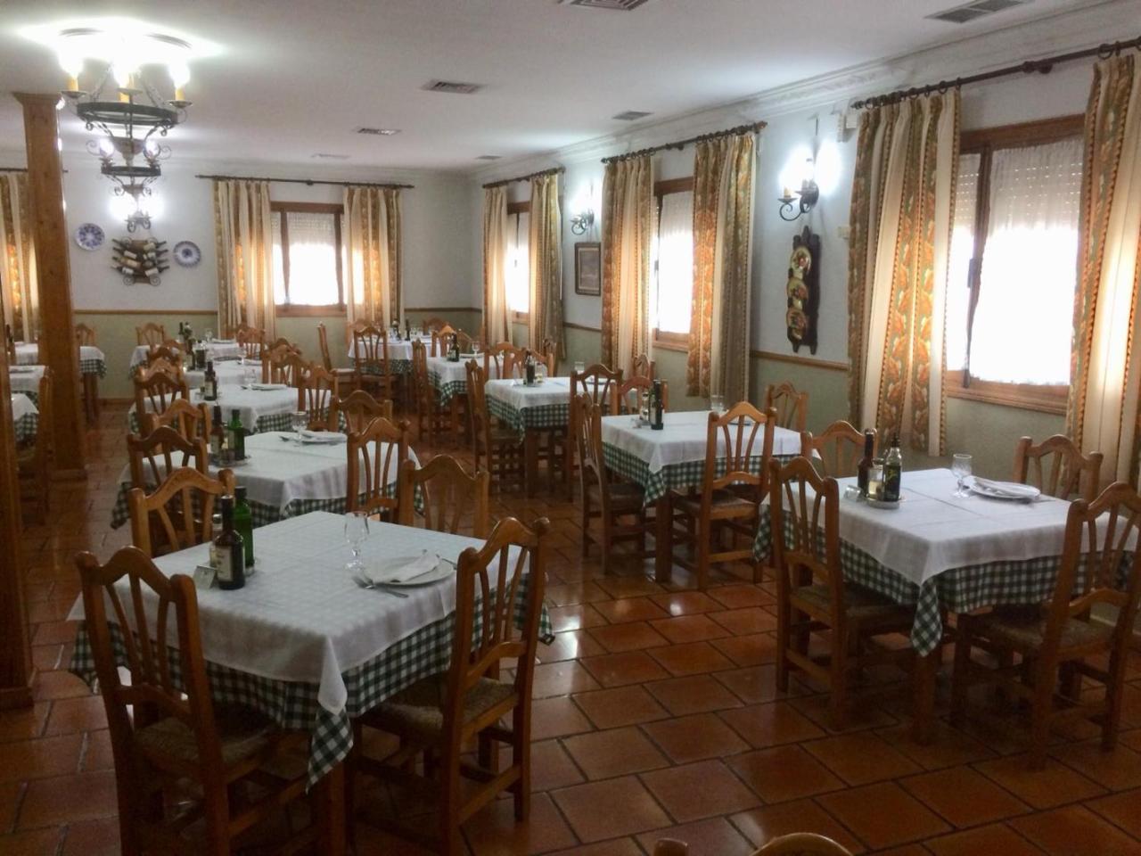 Hotel-Restaurante Venta Tomas Almuradiel Dış mekan fotoğraf